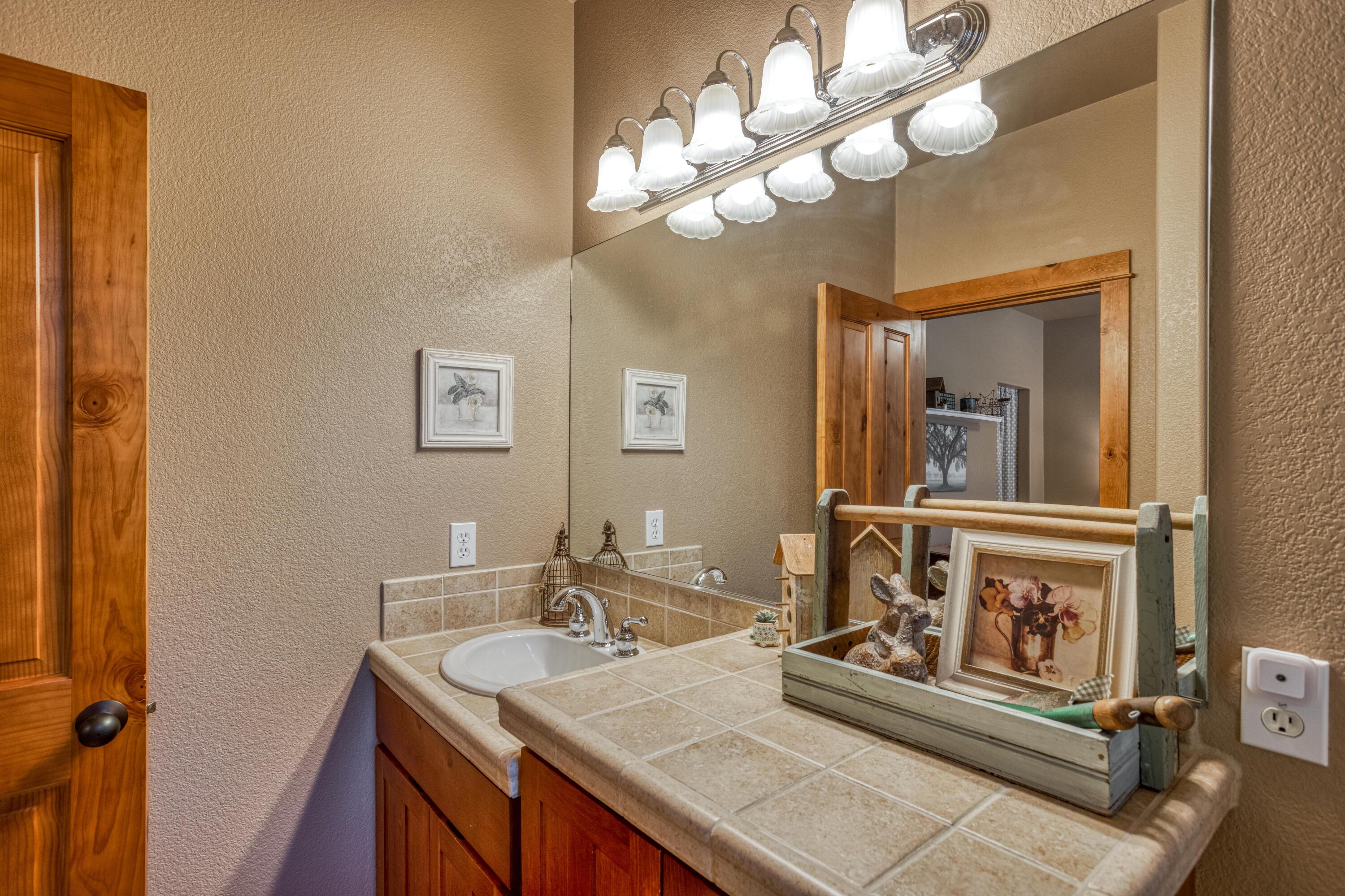18160 Rager Mountain Lane Sunriver, OR 97707 - Photo 20 of 30 2nd Master Bathroom