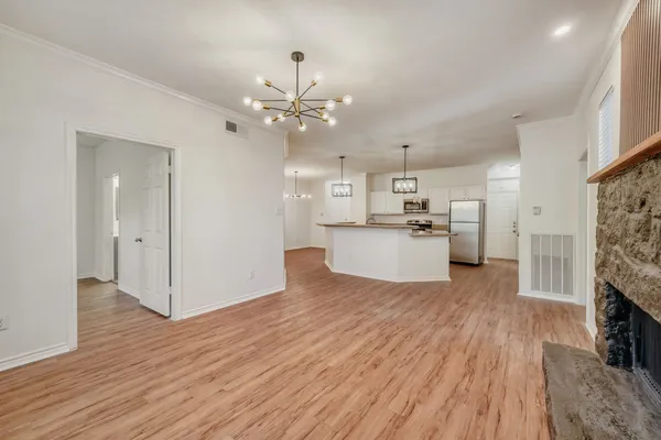 $1,700 | 6804 North Capital Of Texas Highway, Unit 313, Austin, TX 78731