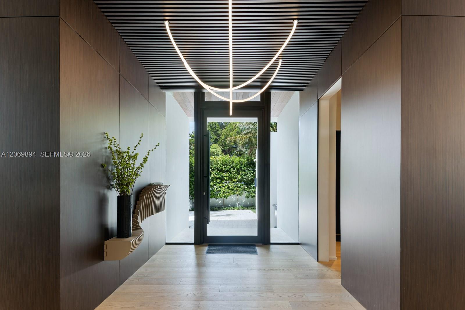 6015 North Bay Road Miami Beach, FL 33140 - Photo 4 of 40 Gallery Image 4