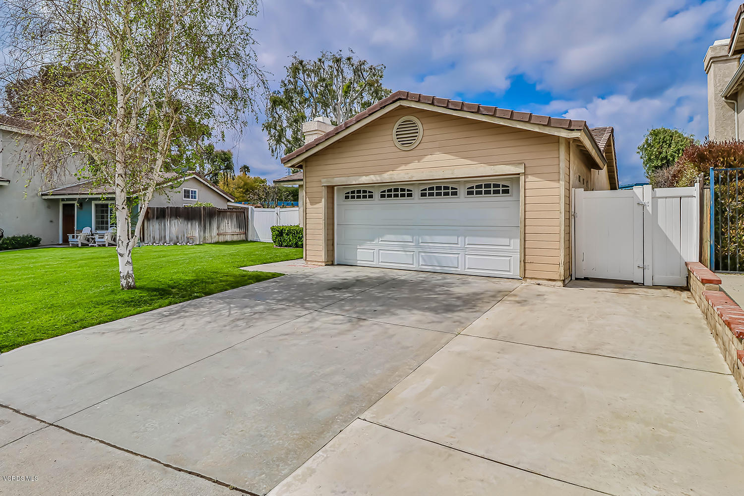 29323 Plymouth Road Castaic, CA 91384 - Photo 3 of 34 aFront1