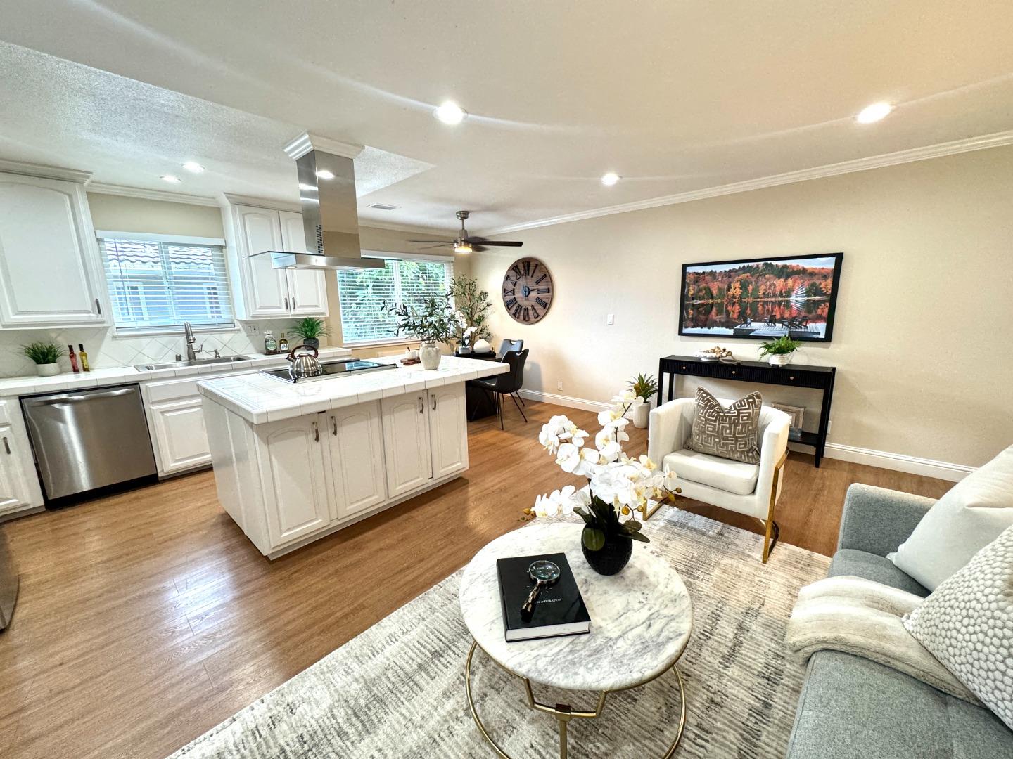 5703 Playa Del Rey, Unit 4 San Jose, CA 95123 - Photo 2 of 25