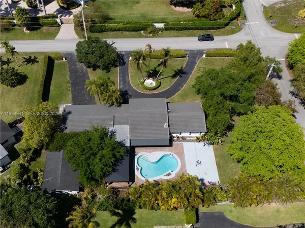 $2,200,000 | 8500 Southwest 70th Street, Miami, FL 33143