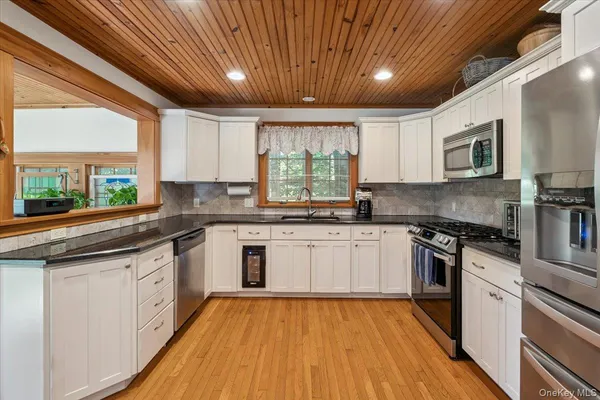 $1,195,000 | 342 Lake Shore Road, Putnam Valley, NY 10579