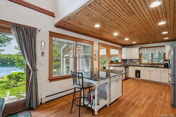 $1,195,000 | 342 Lake Shore Road, Putnam Valley, NY 10579