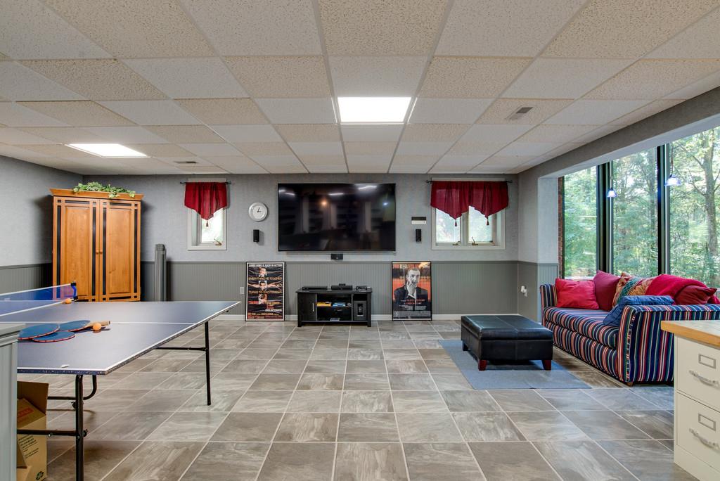 721 Tri Cities Farm Road Winchester, TN 37398 - Photo 25 of 30 80" flatscreen tv and bose surround sound are negotiable items