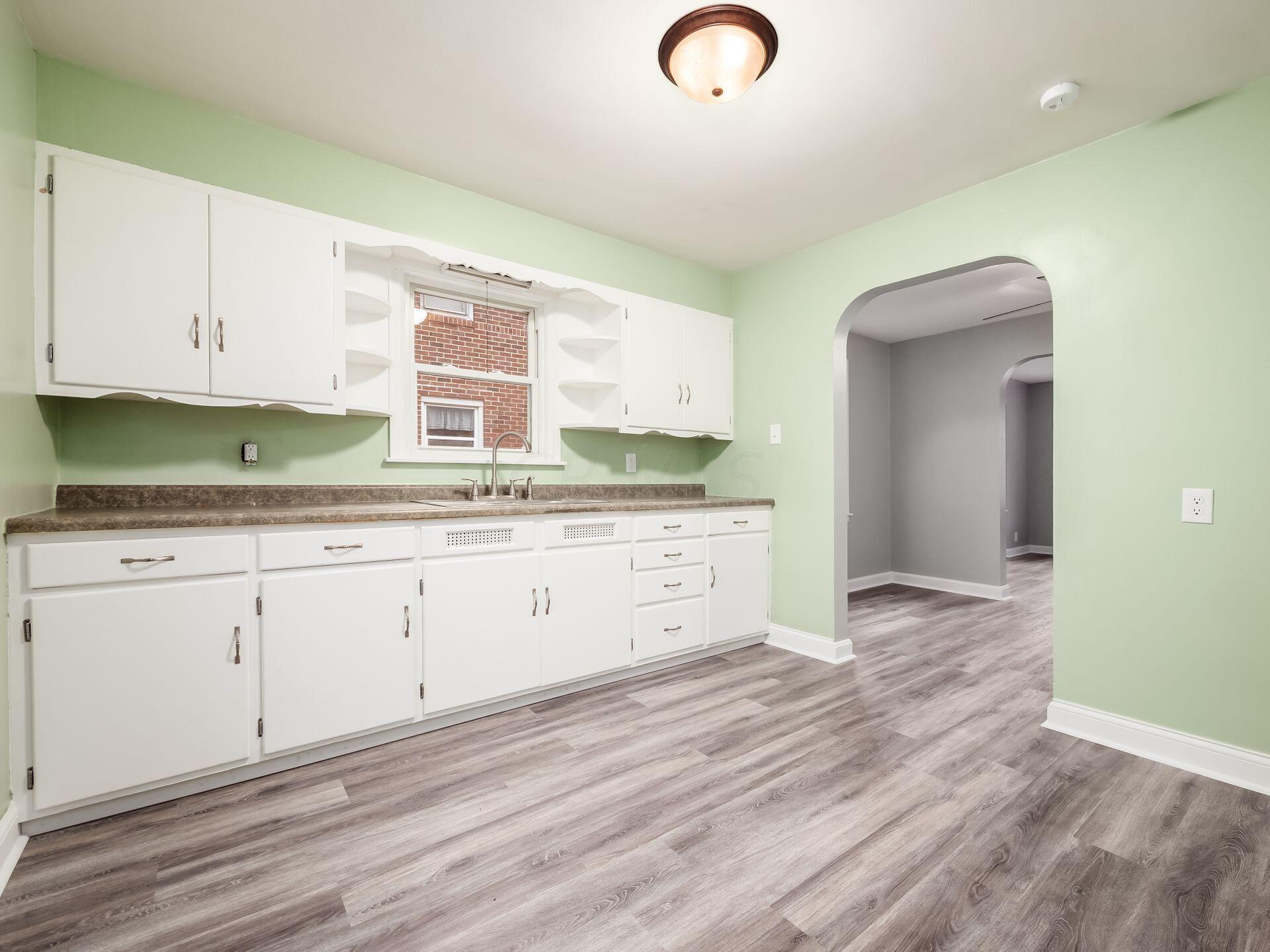 826 Sheridan Road Marion, OH 43302 - Photo 11 of 30 Kitchen