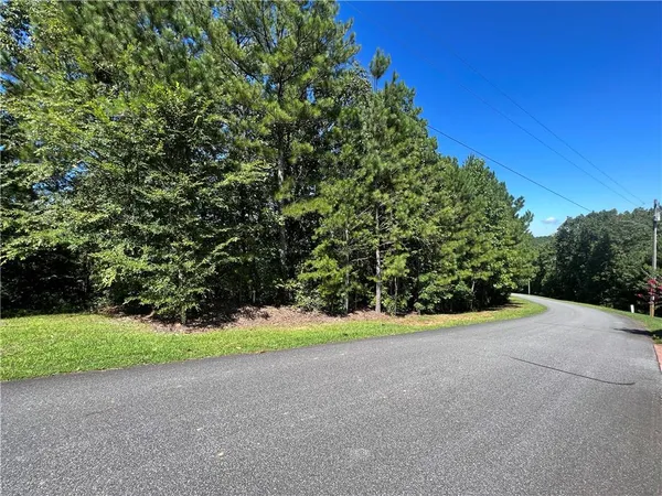 $170,000 | 16 Hawks Branch Lane, White, GA 30184
