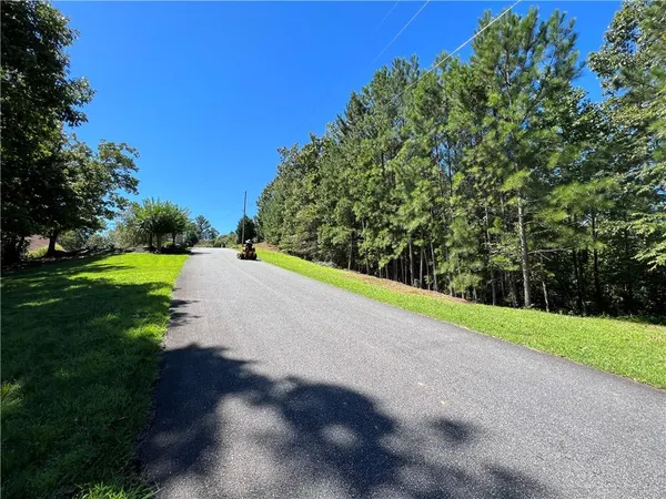 $170,000 | 16 Hawks Branch Lane, White, GA 30184