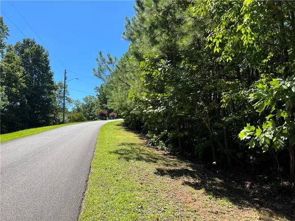 $170,000 | 16 Hawks Branch Lane, White, GA 30184