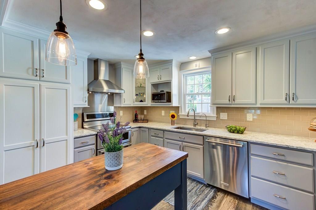 19 Valley Brook Road Westborough, MA 01581 - Photo 10 of 42 Gallery Image 10