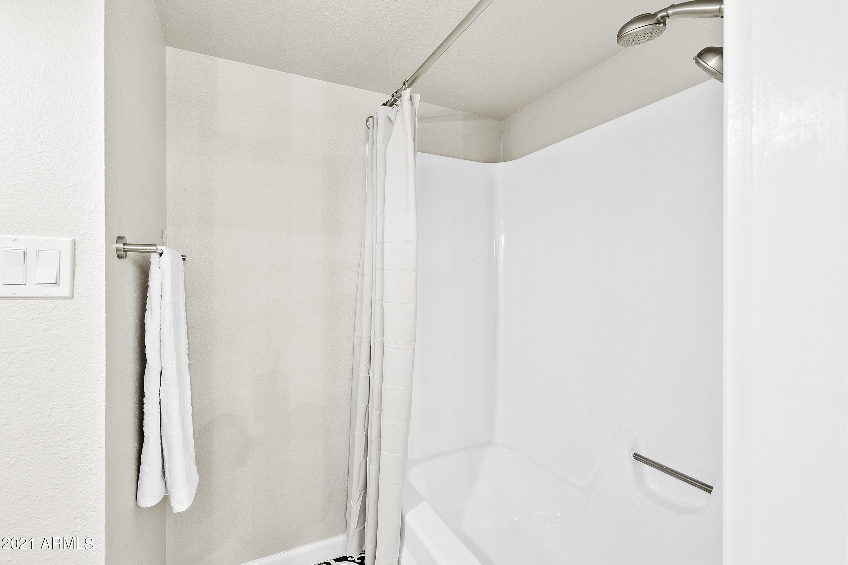 4221 East Almeria Road, Unit 8 Phoenix, AZ 85008 - Photo 13 of 20 4221EAlmeria8-016