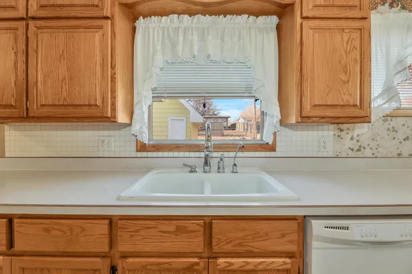 $175,000 | 1417 North Georgie Avenue, Derby, KS 67037