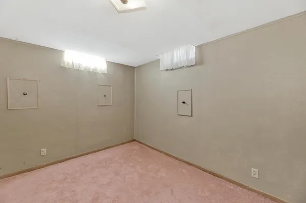 $175,000 | 1417 North Georgie Avenue, Derby, KS 67037