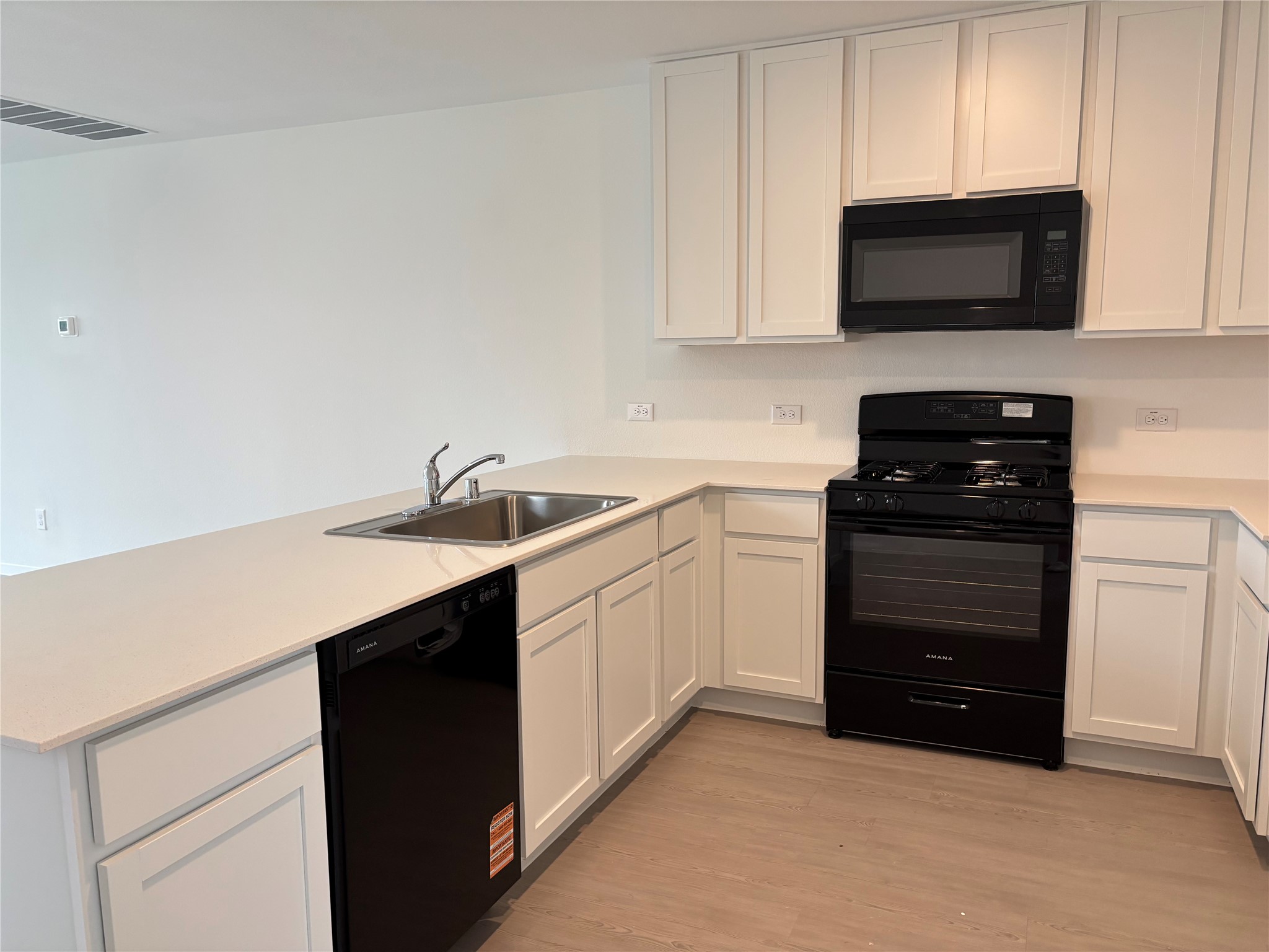 2022 West Stroker Road Crosby, TX 77532 - Photo 11 of 34 Gallery Image 11
