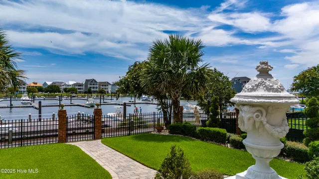 $1,645,000 | 458 Kensington Place, Newport, NC 28570