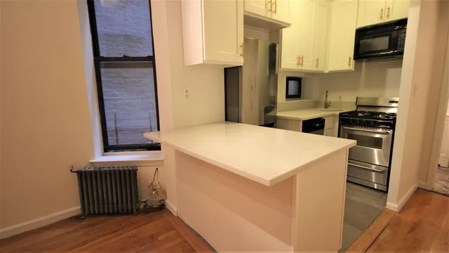 $8,900,000 | 484 Amsterdam Avenue | Upper West Side