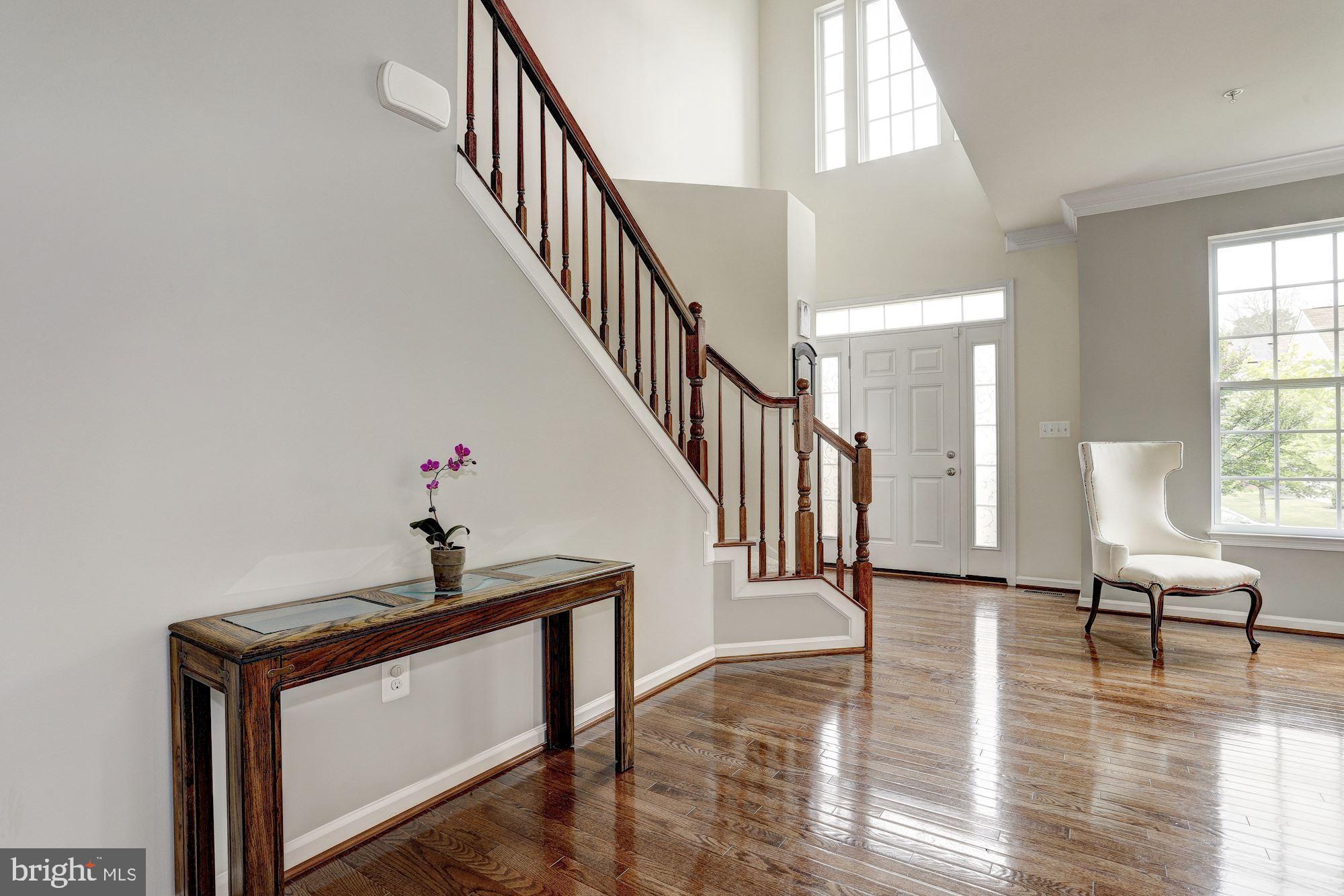 6309 Seton Ridge Drive Baltimore, MD 21207 - Photo 3 of 30 Living Room
