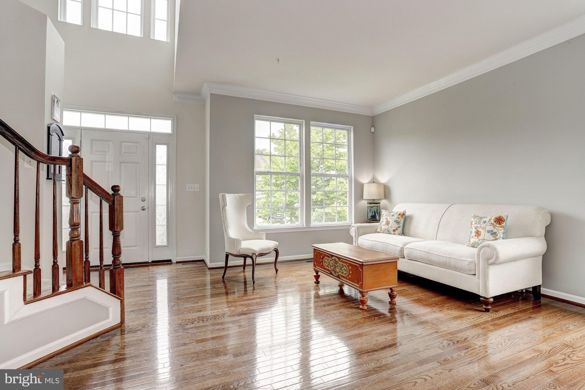 6309 Seton Ridge Drive Baltimore, MD 21207 - Photo 4 of 30 Living Room