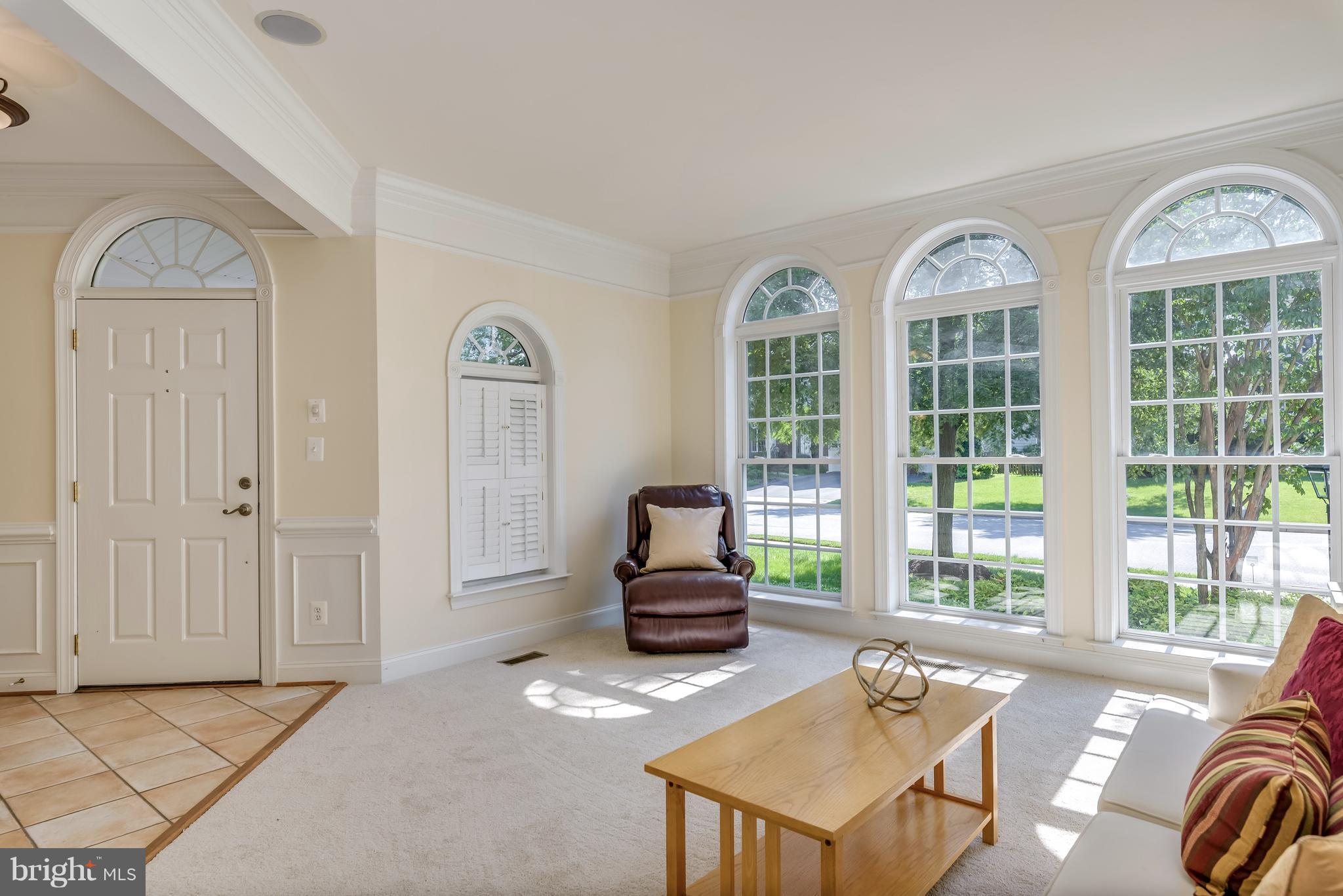 42724 Ridgeway Drive Broadlands, VA 20148 - Photo 3 of 30 a living room with furniture and wooden floor