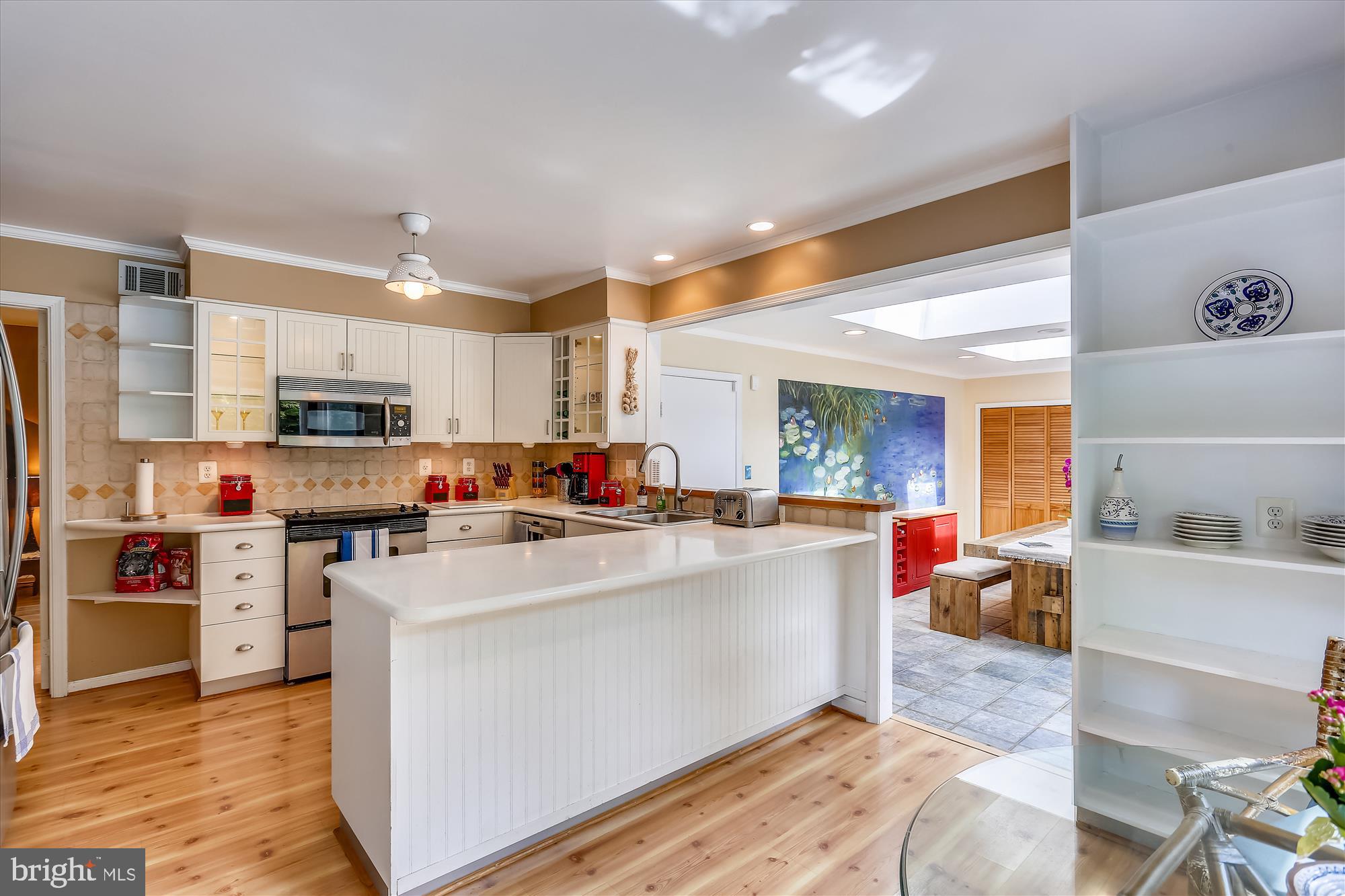 1755 Glastonberry Road Potomac, MD 20854 - Photo 23 of 100