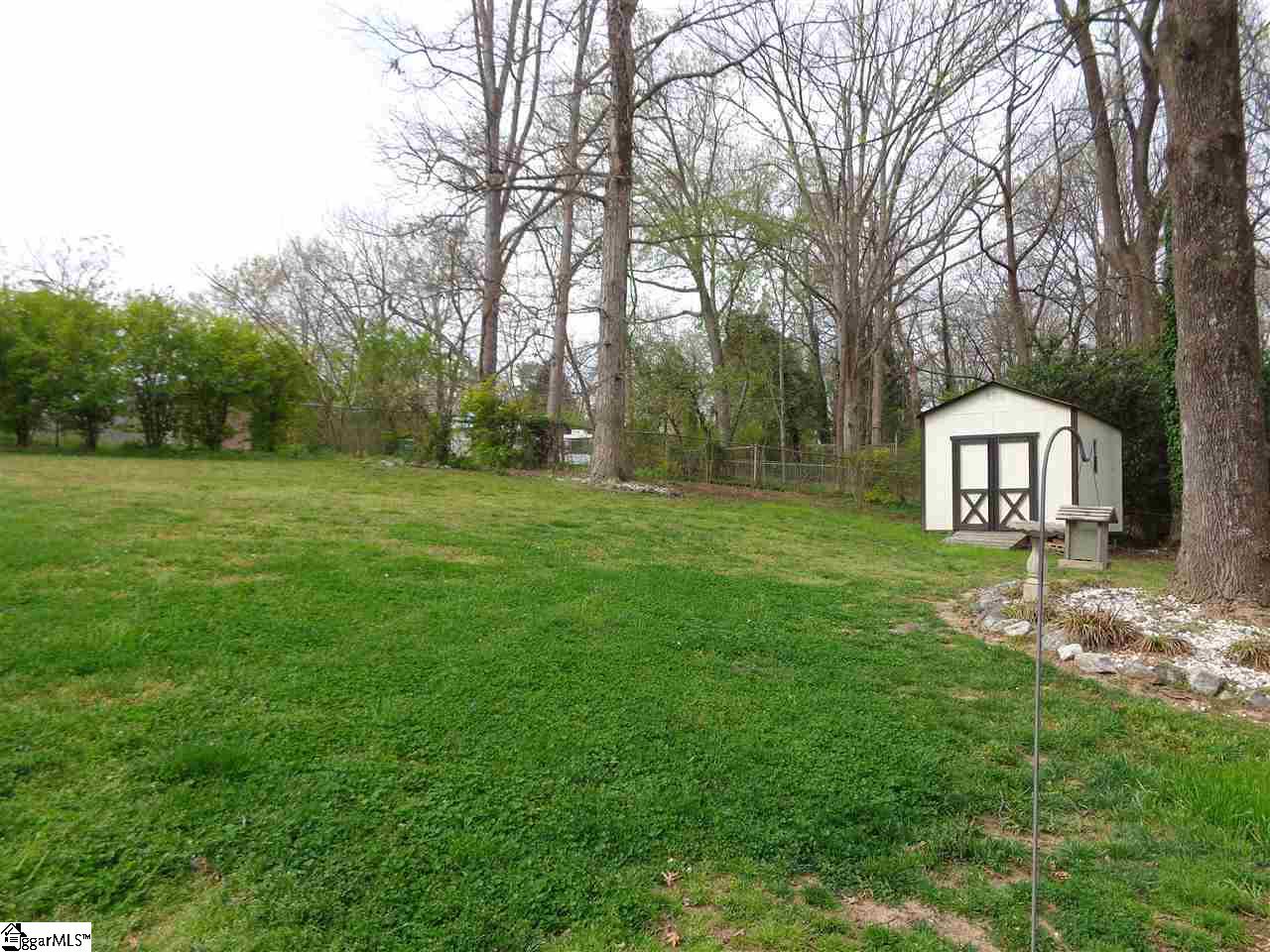 204 Ravensworth Road Taylors, SC 29687 - Photo 3 of 19 Gallery Image 3