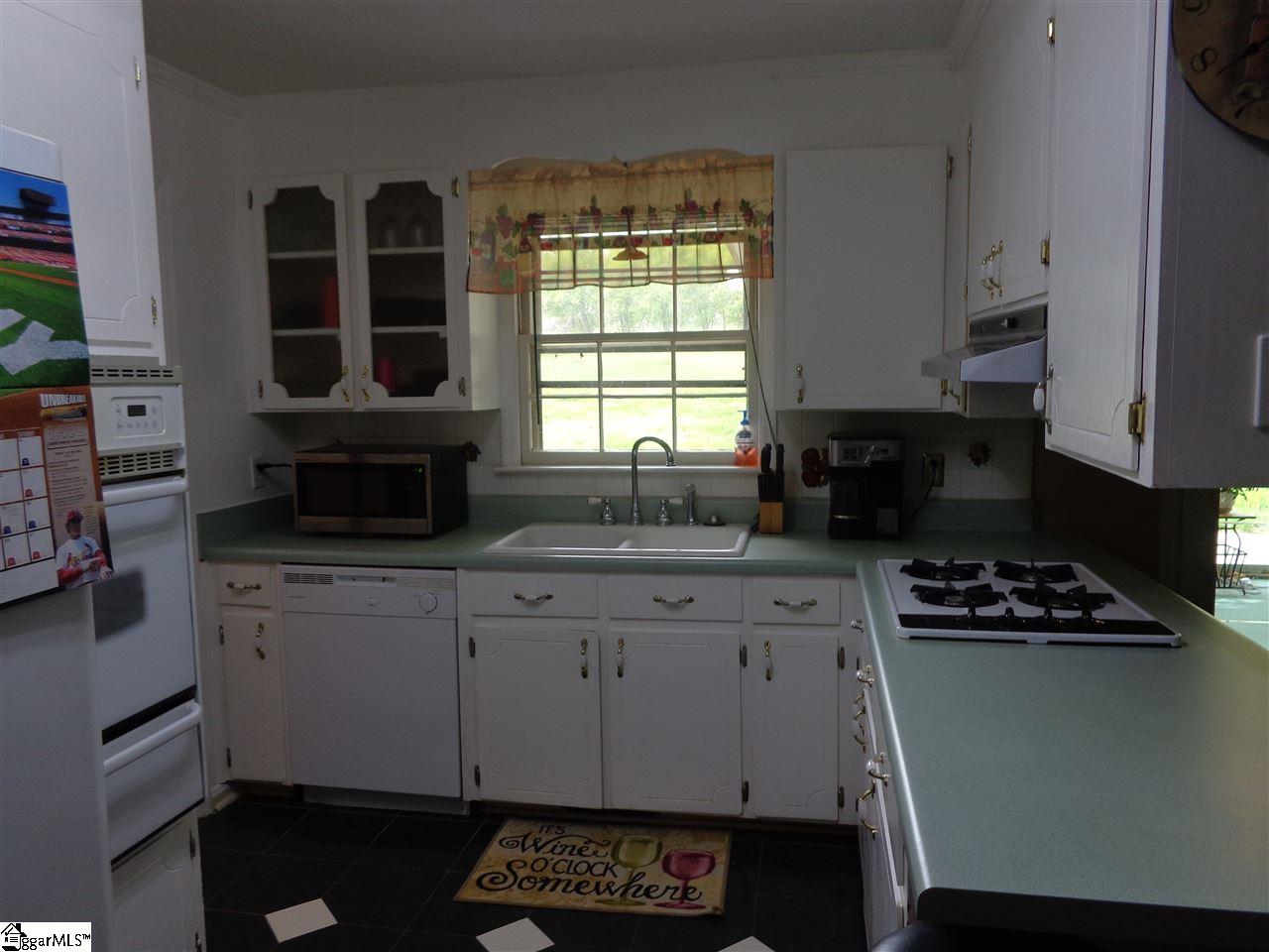 204 Ravensworth Road Taylors, SC 29687 - Photo 8 of 19 Gallery Image 8
