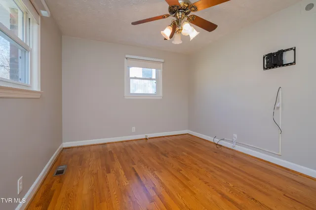 $315,000 | 361 Woodcrest Drive, Kingsport, TN 37663