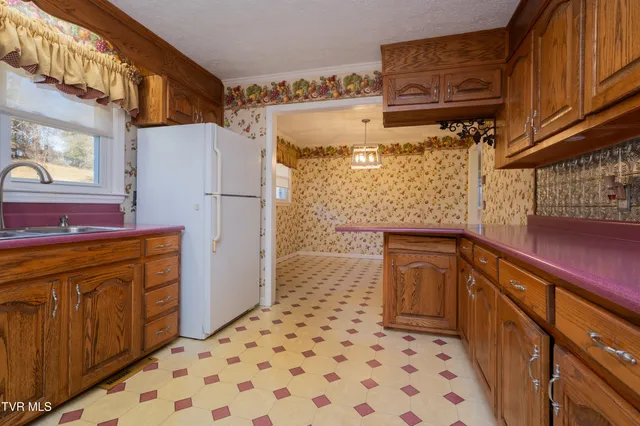 $315,000 | 361 Woodcrest Drive, Kingsport, TN 37663