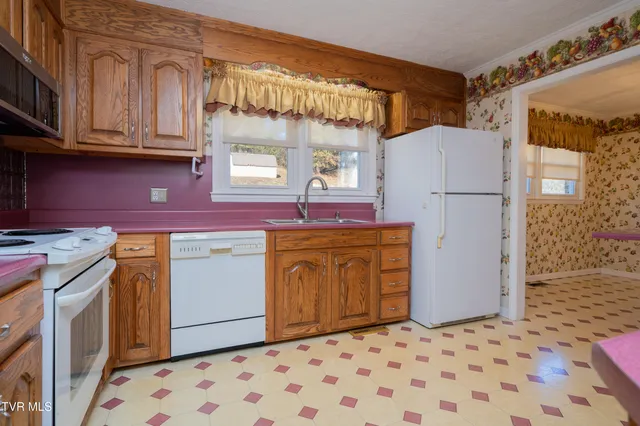 $315,000 | 361 Woodcrest Drive, Kingsport, TN 37663