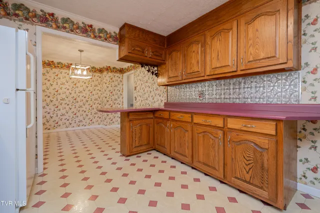 $315,000 | 361 Woodcrest Drive, Kingsport, TN 37663