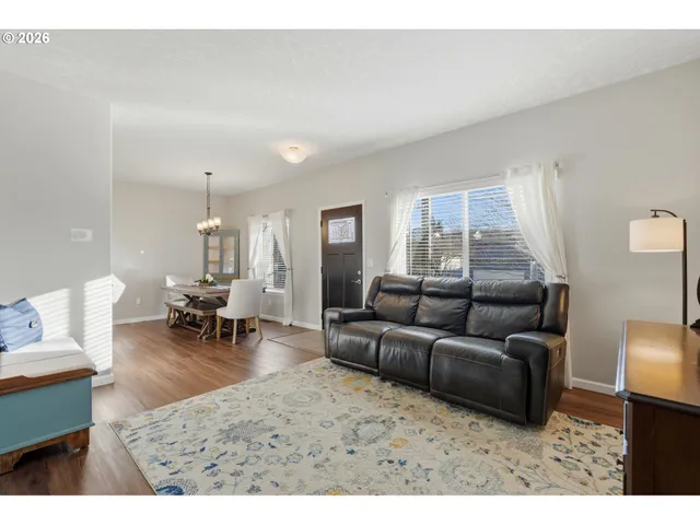 $479,900 | 37373 Goldenrain Street, Sandy, OR 97055