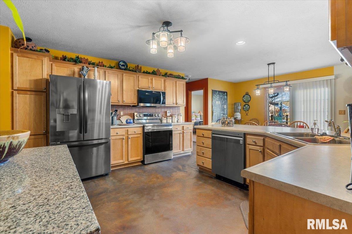 1017 Post Road Springfield, IL 62712 - Photo 14 of 37