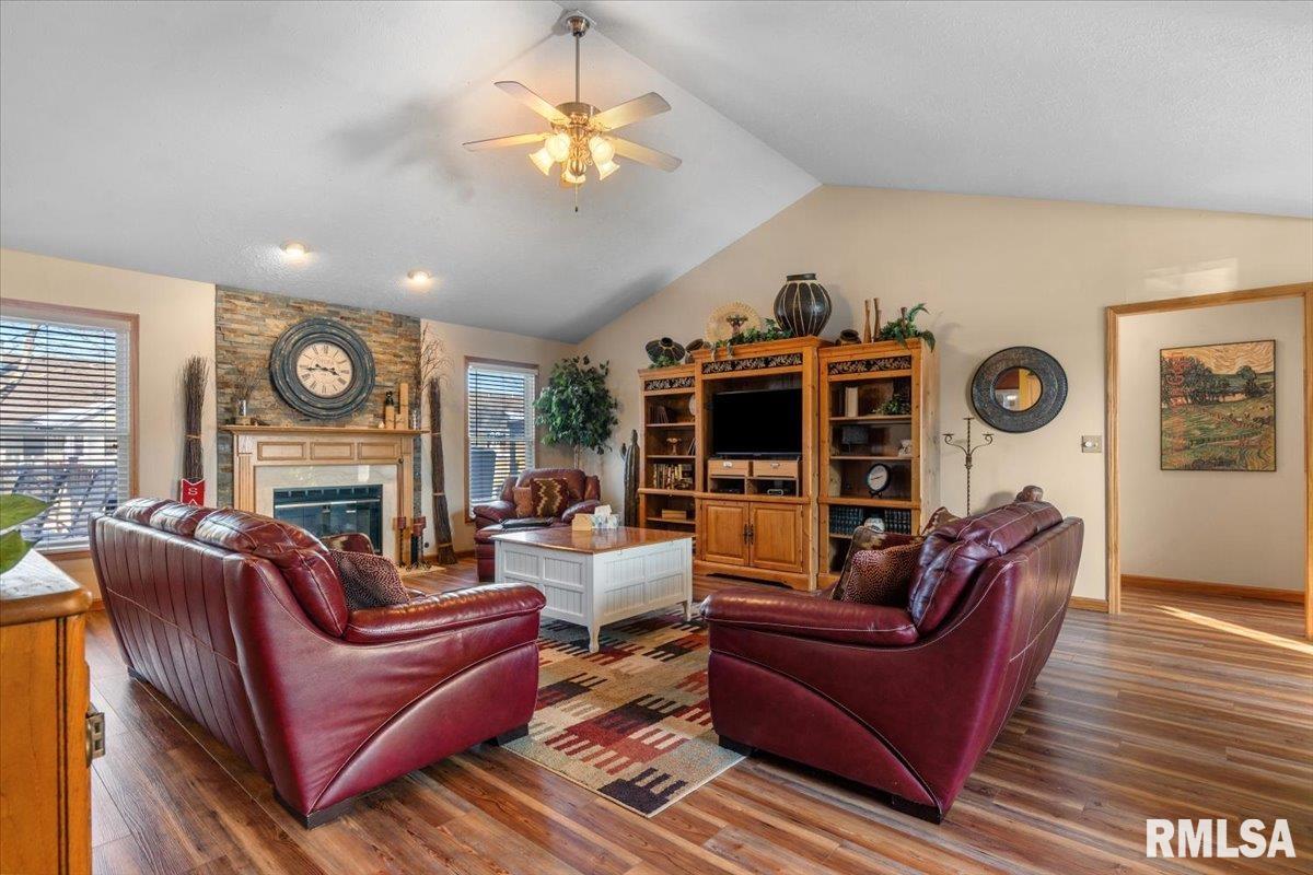 1017 Post Road Springfield, IL 62712 - Photo 8 of 37