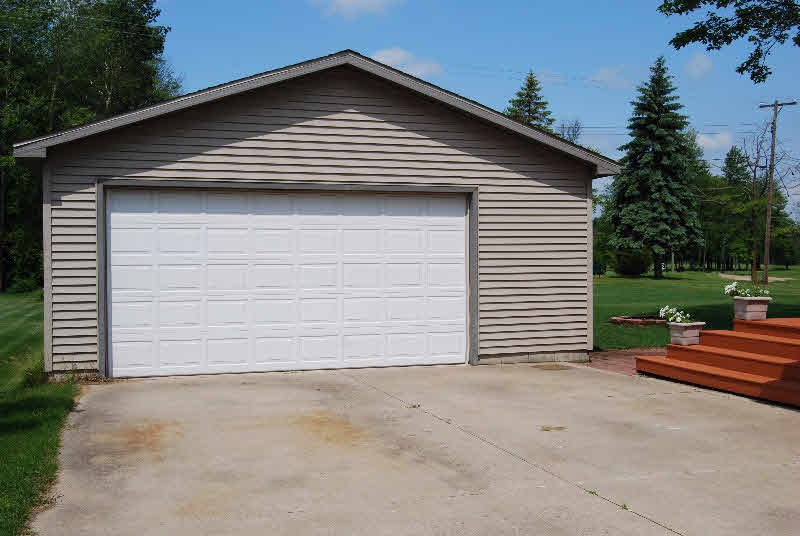 1543 North Huron Road Pinconning, MI 48650 - Photo 7 of 31