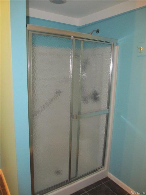 18528 Reed Street Melvindale, MI 48122 - Photo 9 of 15 shower in basement.JPG