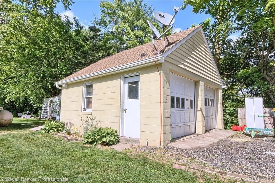 7301 Merritt Road Ypsilanti, MI 48197 - Photo 27 of 28 Garage.jpg