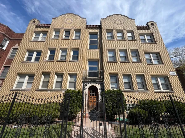 $1,200 | 8559 South Bennett Avenue, Unit GARDEN, Chicago, IL 60617