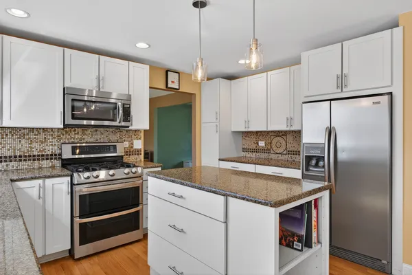 $725,000 | 647 West Kimball Avenue, Palatine, IL 60067