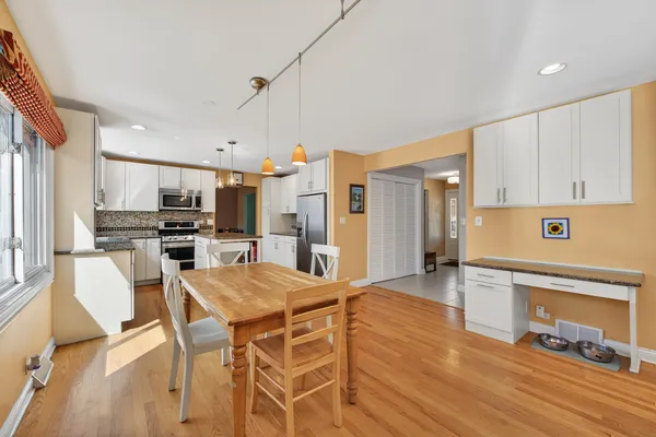 $725,000 | 647 West Kimball Avenue, Palatine, IL 60067