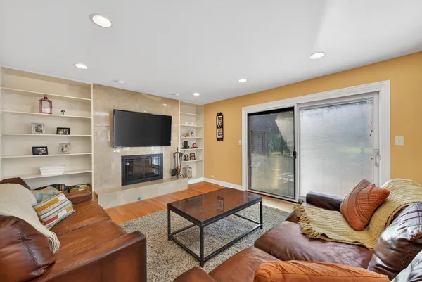 $725,000 | 647 West Kimball Avenue, Palatine, IL 60067