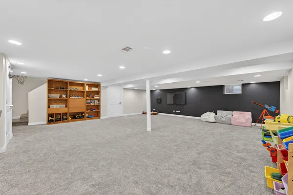 $725,000 | 647 West Kimball Avenue, Palatine, IL 60067