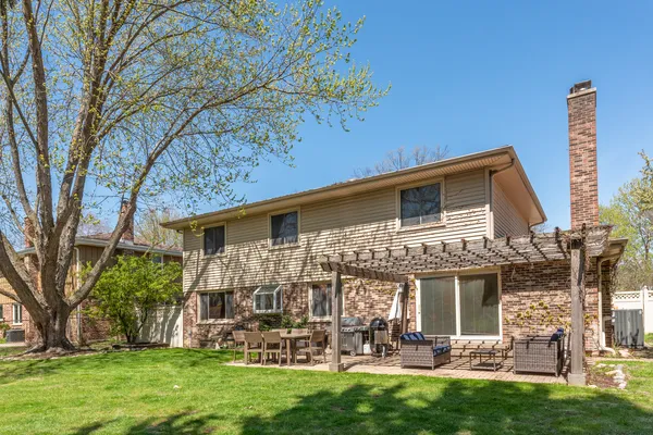 $725,000 | 647 West Kimball Avenue, Palatine, IL 60067