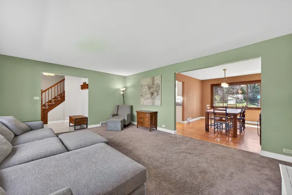 $725,000 | 647 West Kimball Avenue, Palatine, IL 60067