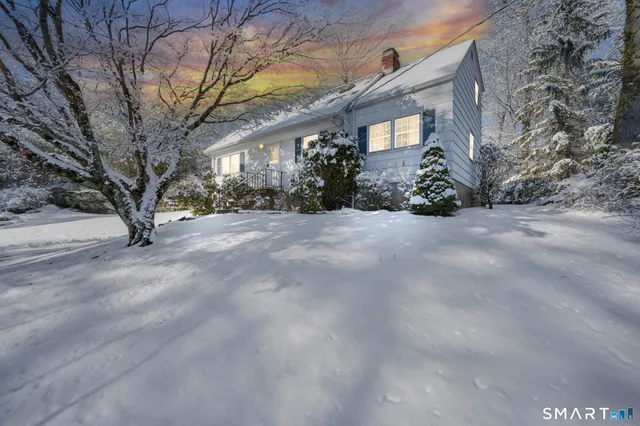 $639,900 | 415 Cascade Drive, Fairfield, CT 06825