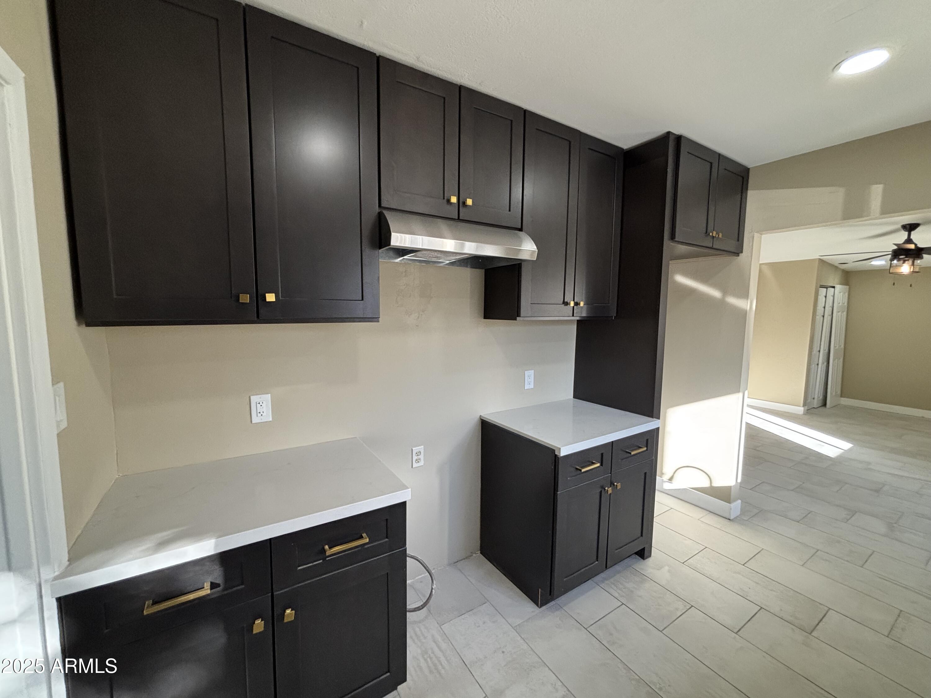 1044 East Whitton Avenue, Unit FRONT Phoenix, AZ 85014 - Photo 13 of 53 IMG_2386