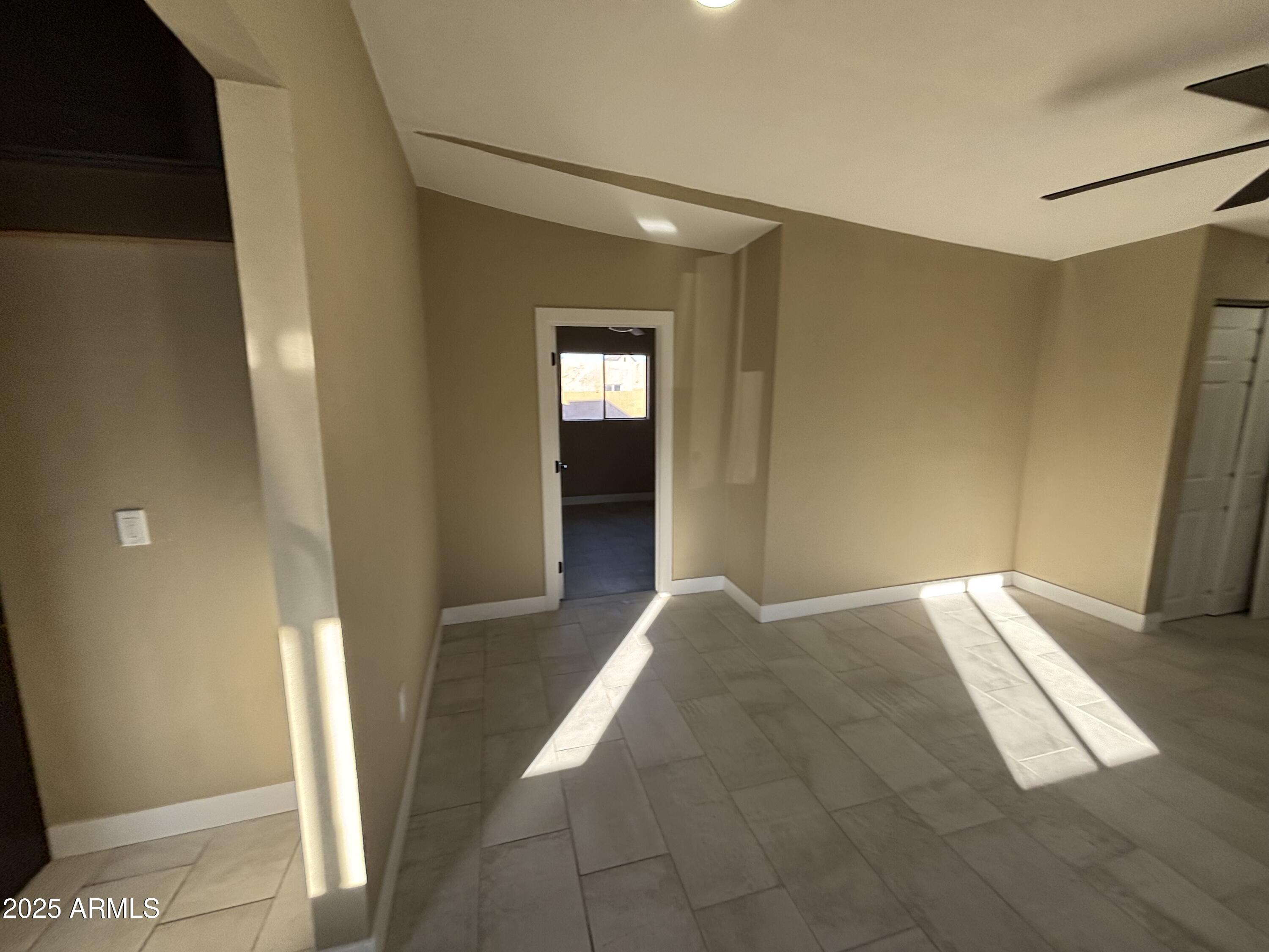 1044 East Whitton Avenue, Unit FRONT Phoenix, AZ 85014 - Photo 18 of 53 IMG_2359