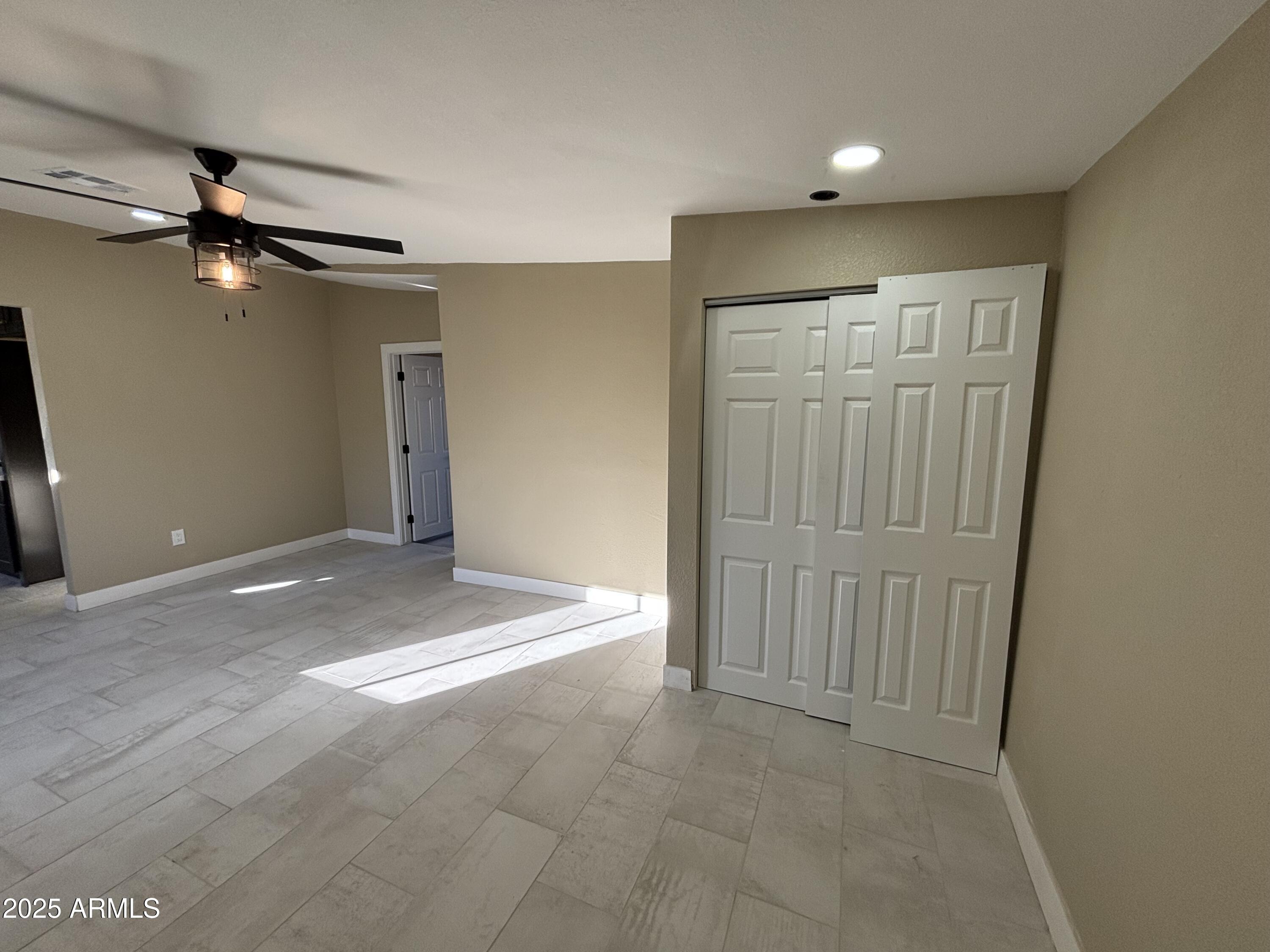 1044 East Whitton Avenue, Unit FRONT Phoenix, AZ 85014 - Photo 21 of 53 IMG_2314