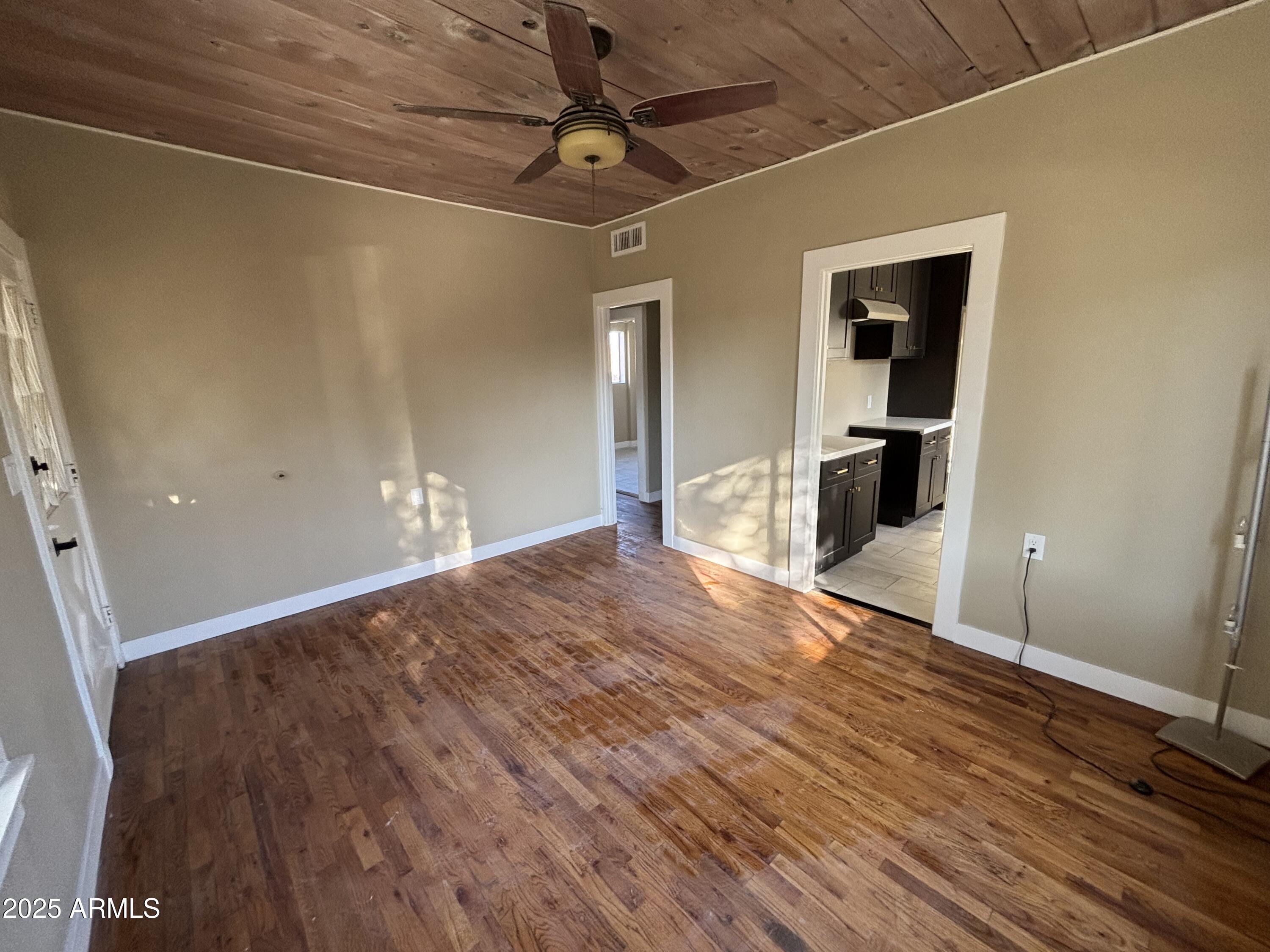 1044 East Whitton Avenue, Unit FRONT Phoenix, AZ 85014 - Photo 29 of 53 IMG_2299