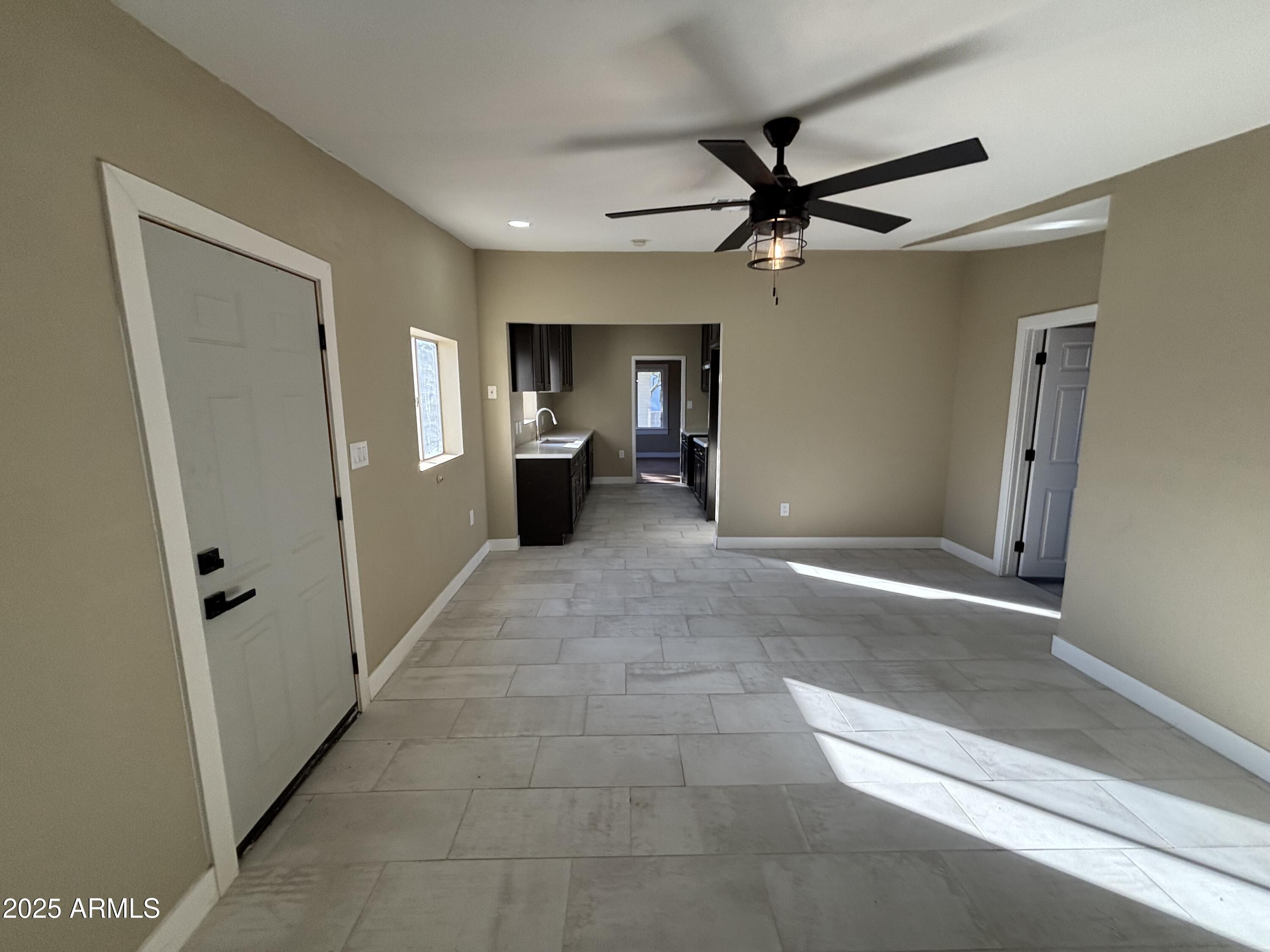 1044 East Whitton Avenue, Unit FRONT Phoenix, AZ 85014 - Photo 3 of 53 IMG_2414