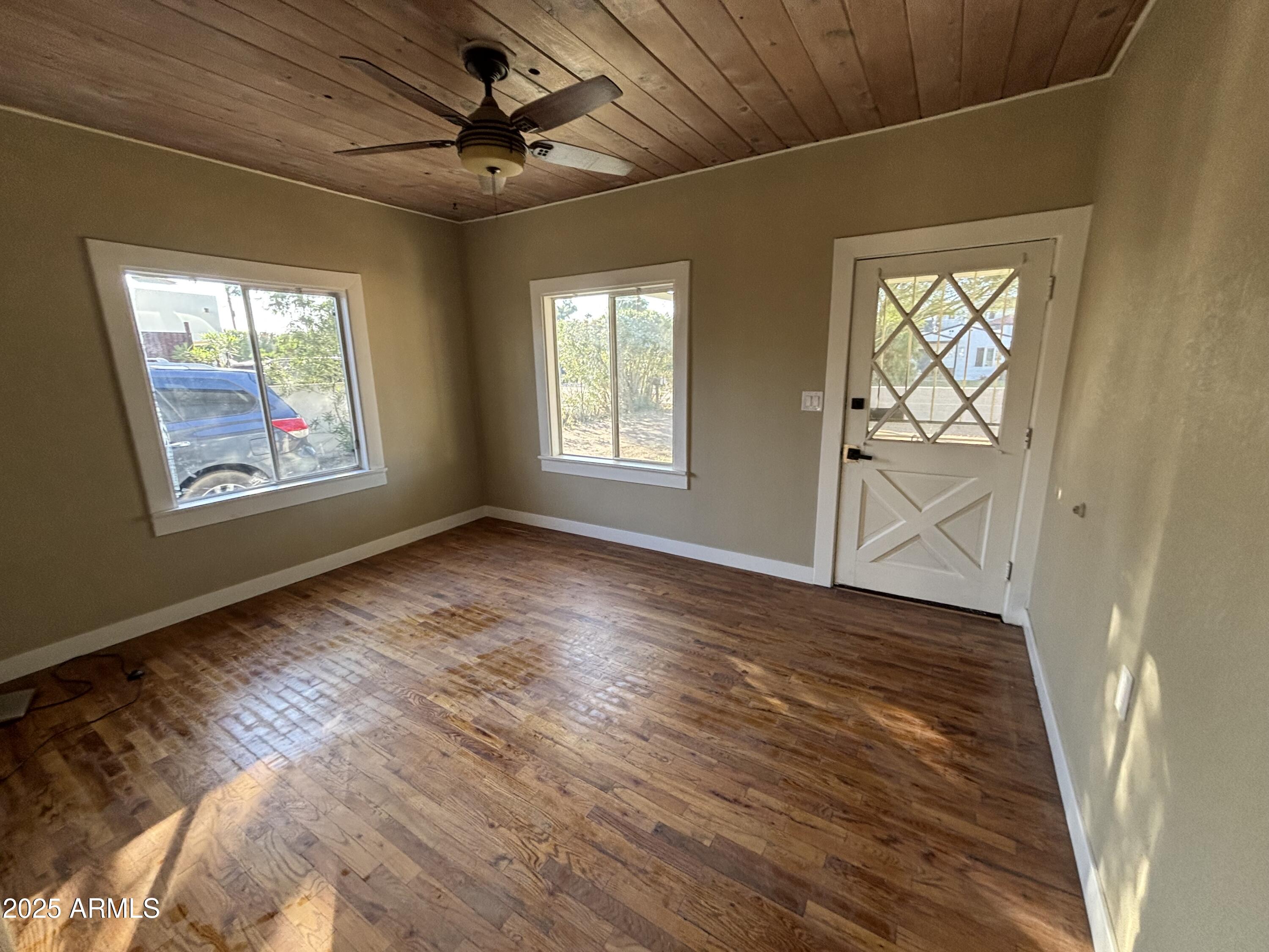 1044 East Whitton Avenue, Unit FRONT Phoenix, AZ 85014 - Photo 31 of 53 IMG_2295